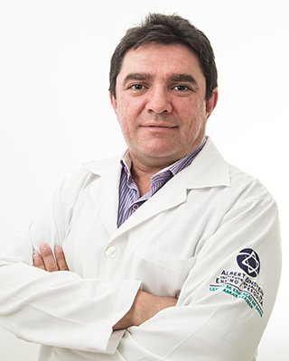Dr. Carlos Renato